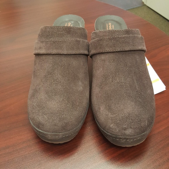 CROCS Shoes - NWT Crocs Sarah Espresso Suede Clog Size W10